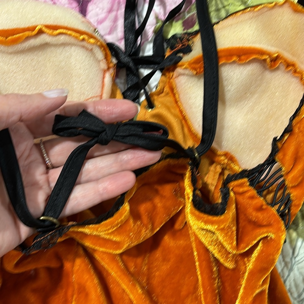 Sexy Velvet Witch Halloween Costume - Picture 13 of 15